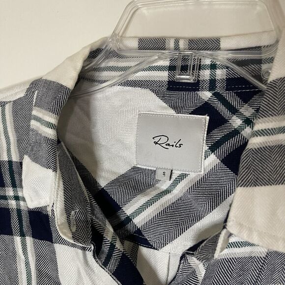 Rails Hunter Button Down shirt in color called Navy Forest Small - Picture 4 of 6